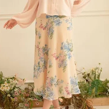 skirt Floral Chiffon Midi Skirt with Bias Cut and Fitted Waist Etsy - emsilkdesign $63.58