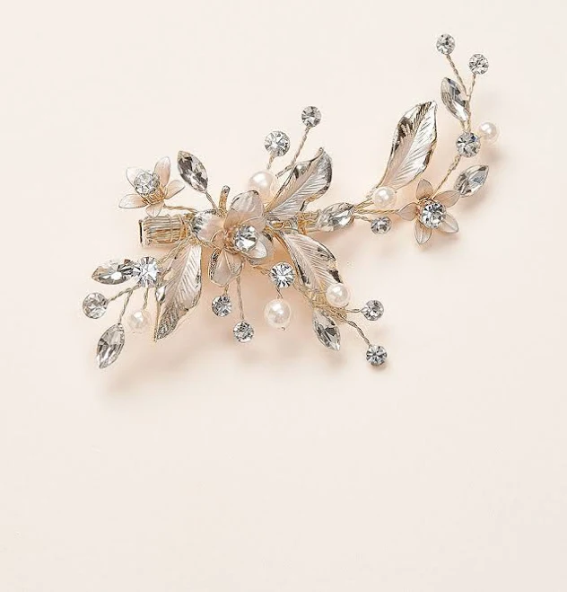 accessory Petite Pearl & Floral Clip Dareth Colburn $59