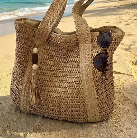 Cupshe Women's Chic Handwoven Straw Tote Bag with Tassel Accent
