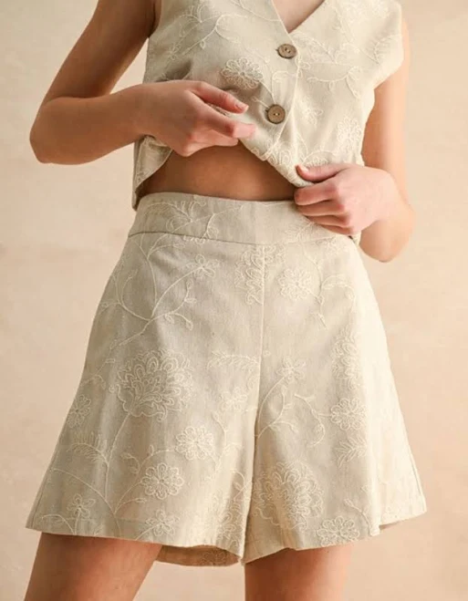 Floral Embroidery Linen Shorts