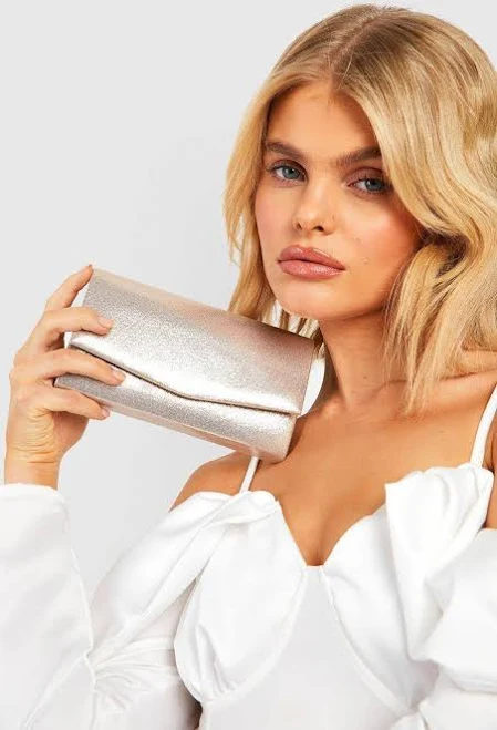 bag Boohoo Women's Structured Metallic Clutch Bag & Chain boohoo USA $8