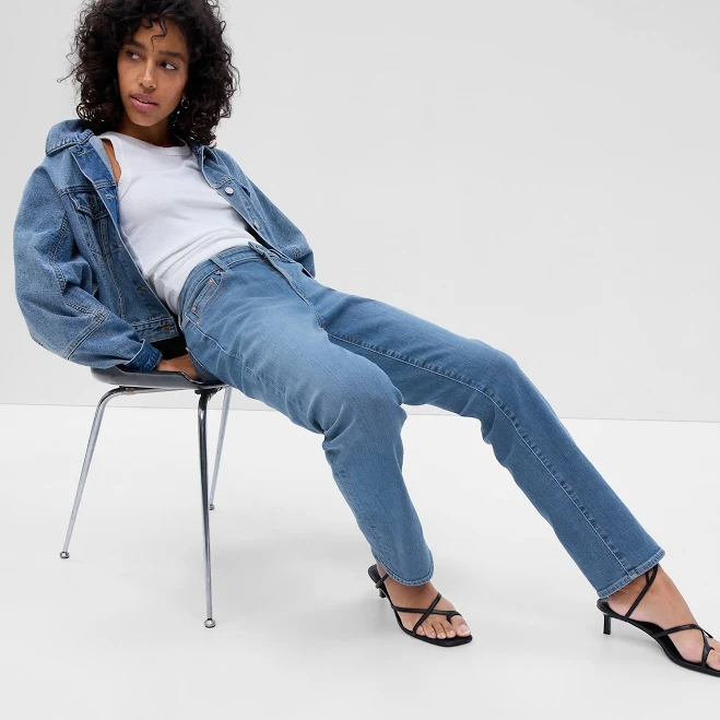 jeans Gap Women's Mid Rise Classic Straight Jeans Gap Factory $39.99