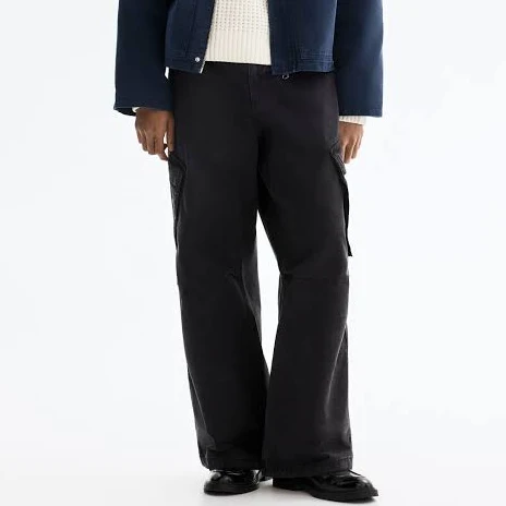 bottoms H&M Men's Loose-Fit Cargo Pants H&M $54.99