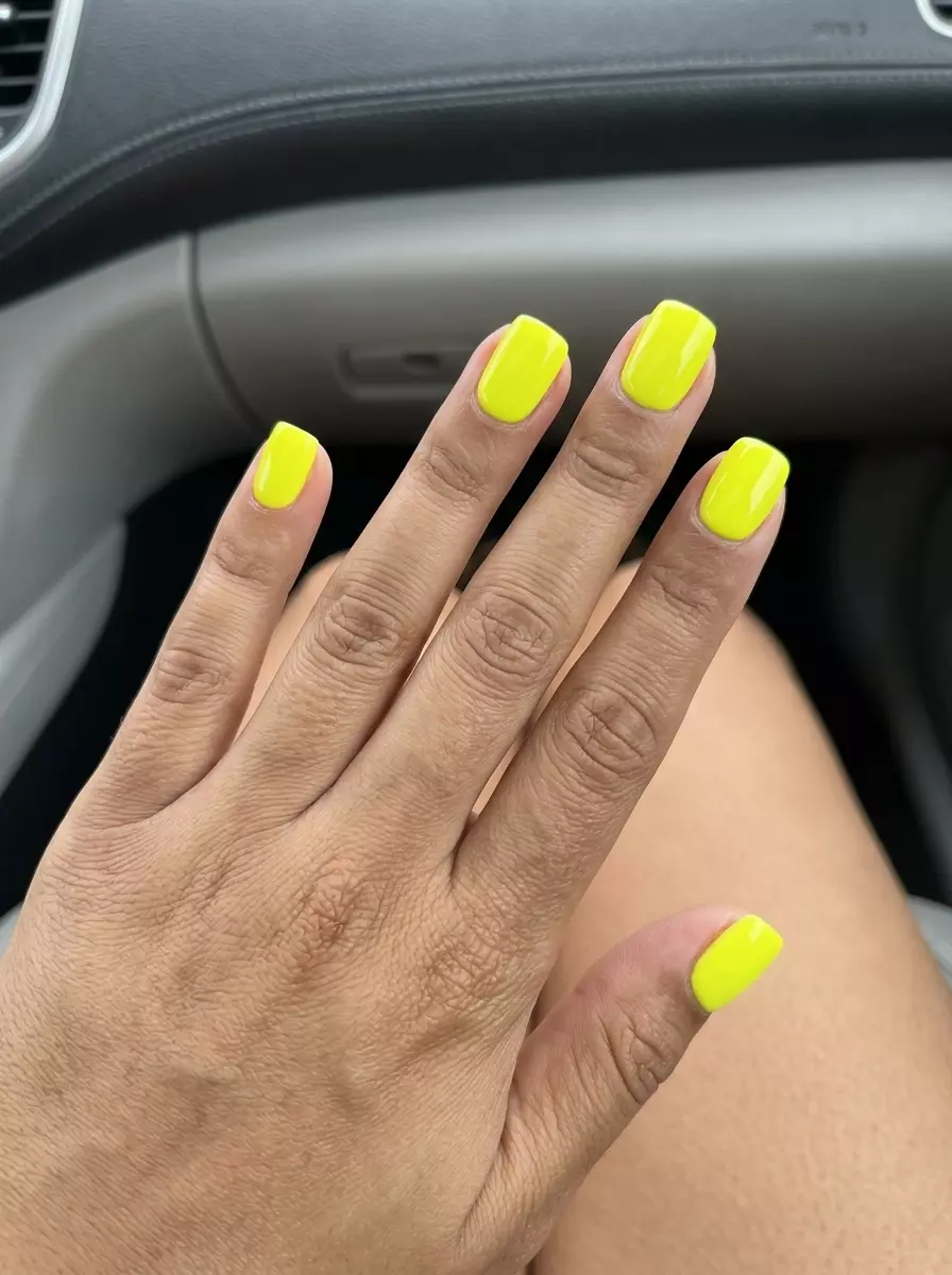 Solid fluorescent yellow short square nails for daily wear and summer brunch 2026.