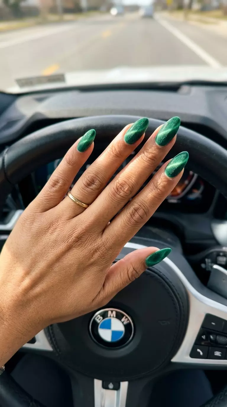 Sultry mint green velvet cat-eye for summer holiday nails 2026. Ideal for date nights and evening events.