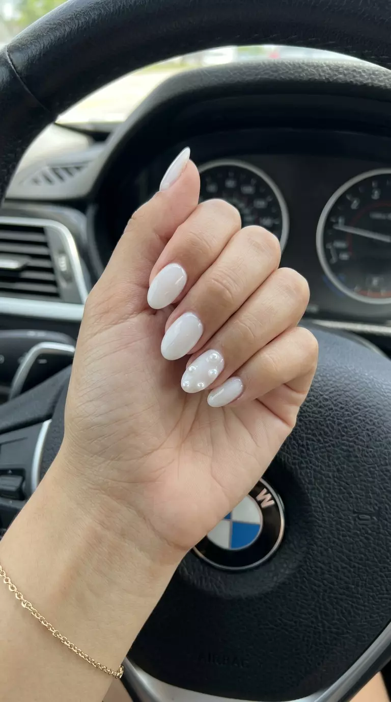 Bridal Pearls Nails 2026: Romantic Elegance Bridal milk bath pearls for summer nail manicure ideas 2026. Romantic wedding event style.