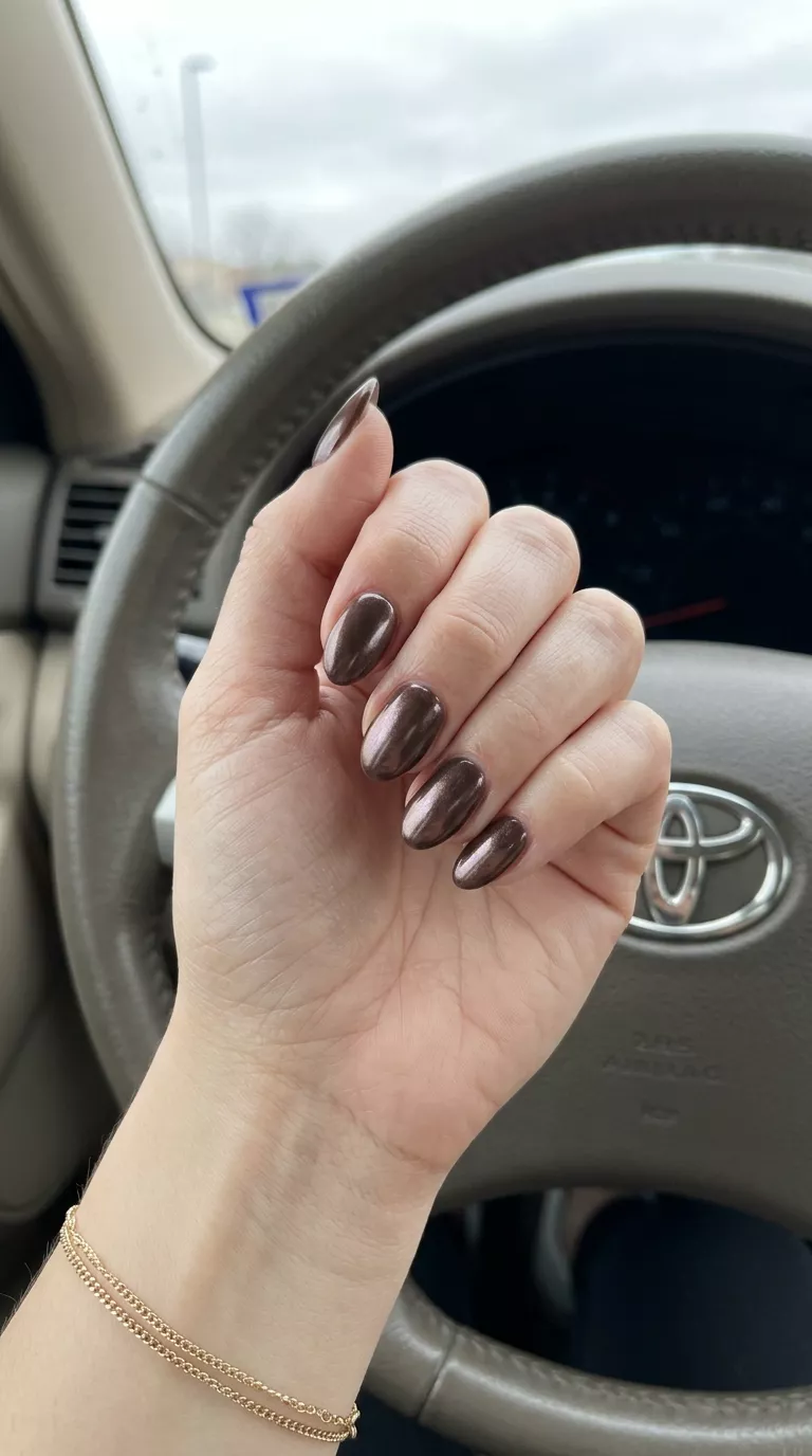 Mocha Pearl Shine Oval Manicure 2026 Mocha pearl shine oval manicure for summer 2026, sophisticated for daily wear, work, and events.